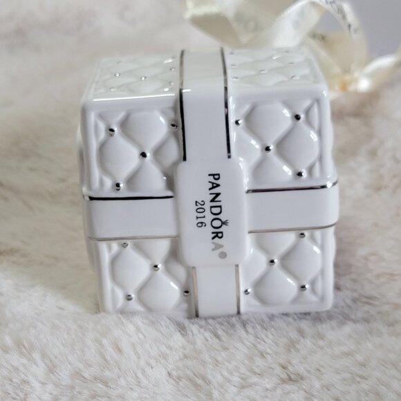 Pandora Porcelain "Holiday Gift Box" 2016 Limited Edition Christmas Ornament - Picture 7 of 16